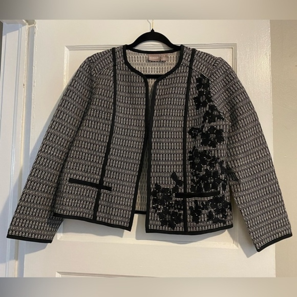 Chico’s Black and White Floral Embroidery Patterned Open Jacket Blazer